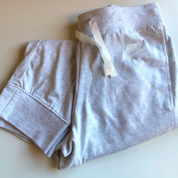 Nike Pants - Nike brand New soft cropped pants💖